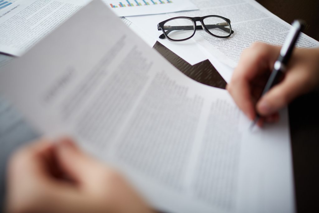 Come redigere un contratto commerciale efficace